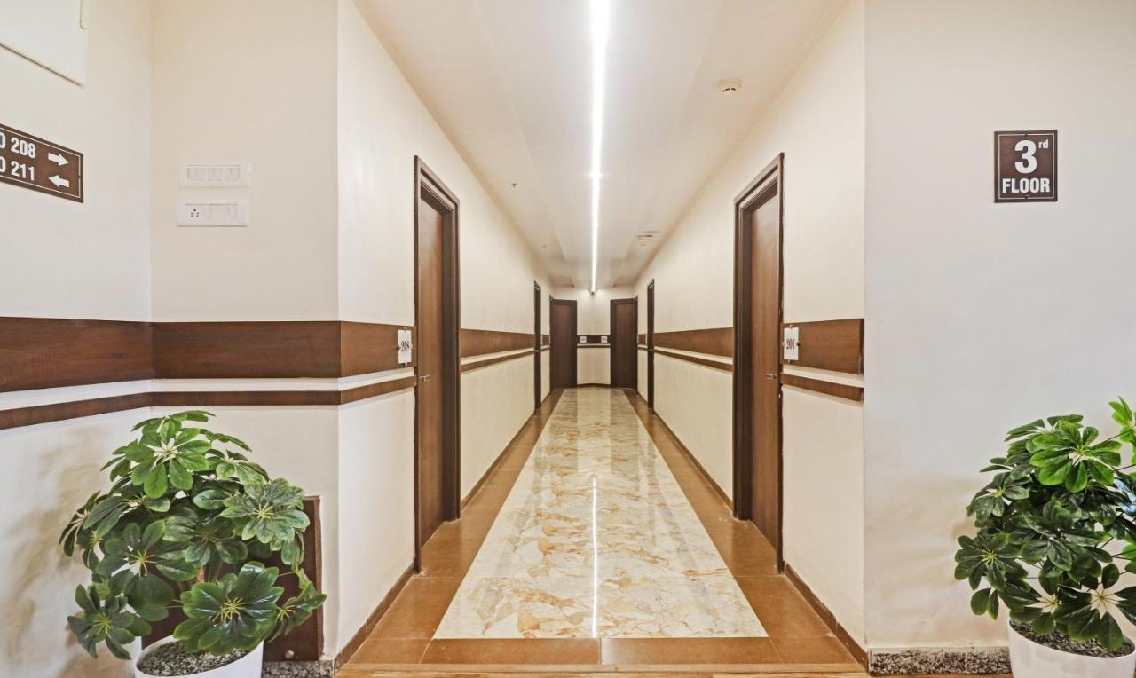 Hotel Treebo Arastu Grand Hajdarabad Zewnętrze zdjęcie